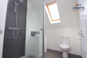 Shower room- click for photo gallery